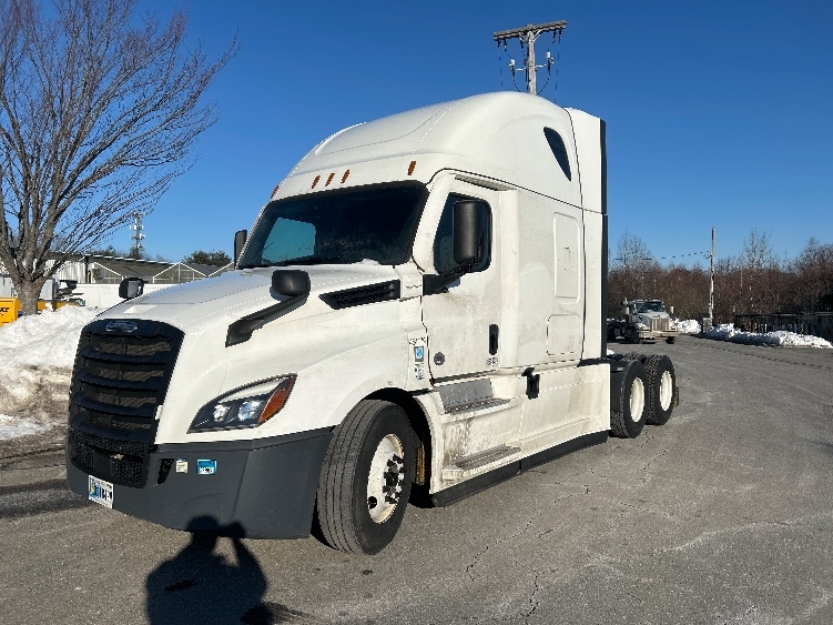 Used 2022 Freightliner Cascadia - photo 5
