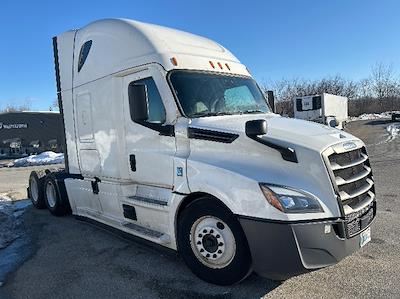 Used 2022 Freightliner Cascadia - photo 1