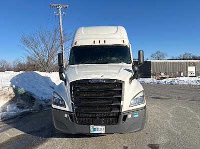 Used 2022 Freightliner Cascadia - photo 1