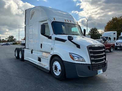 Used 2022 Freightliner Cascadia - photo 1