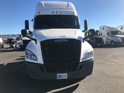 Used 2022 Freightliner Cascadia Detroit DD15AT Semi Truck with Sleeper Cab for sale #464181 - photo 2