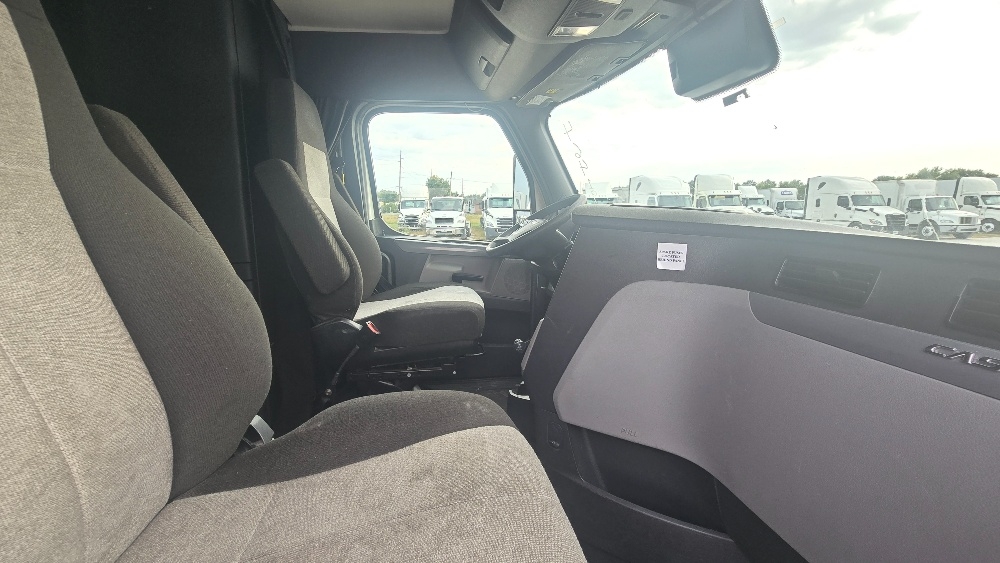 Used 2022 Freightliner Cascadia - photo 17