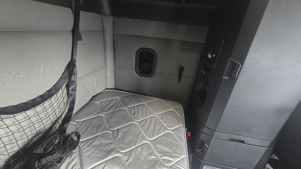 Used 2022 Freightliner Cascadia - photo 20