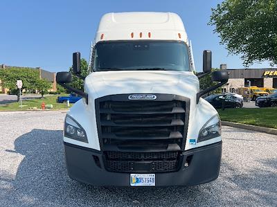 Used 2022 Freightliner Cascadia Detroit DD15AT Semi Truck with Sleeper Cab for sale #464202 - photo 2
