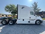 Used 2022 Freightliner Cascadia Detroit DD15AT Semi Truck with Sleeper Cab for sale #464202 - photo 8