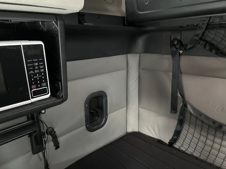 Used 2022 Freightliner Cascadia - photo 21