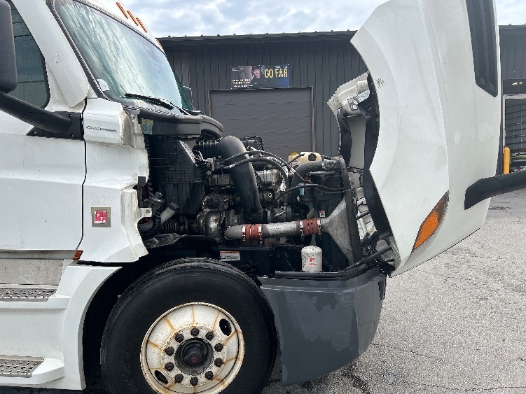 Used 2022 Freightliner Cascadia - photo 22