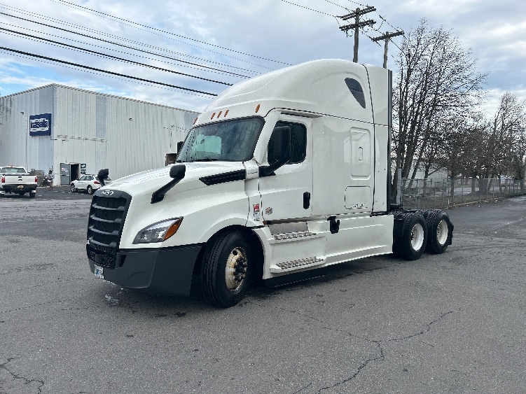 Used 2022 Freightliner Cascadia - photo 5