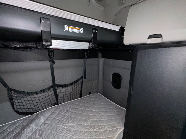 Used 2022 Freightliner Cascadia - photo 19