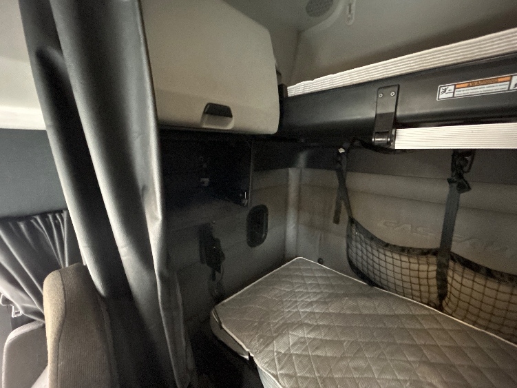 Used 2022 Freightliner Cascadia - photo 20