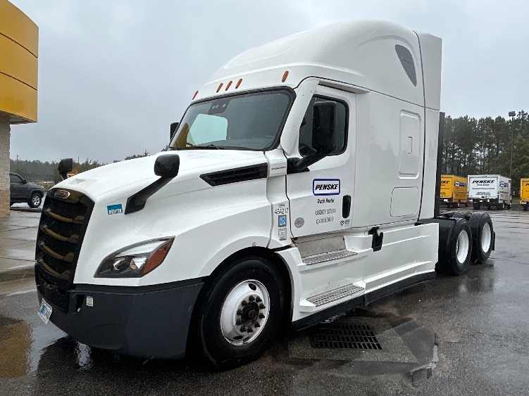 Used 2022 Freightliner Cascadia - photo 5