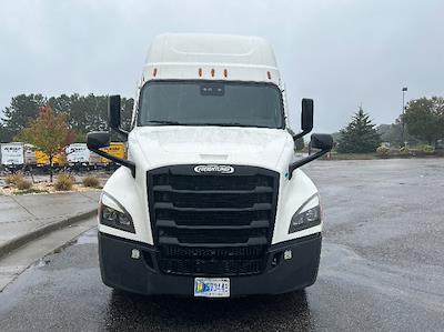 Used 2022 Freightliner Cascadia Detroit DD15AT Semi Truck with Sleeper Cab for sale #464217 - photo 2