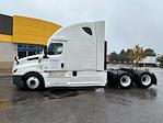 Used 2022 Freightliner Cascadia Detroit DD15AT Semi Truck with Sleeper Cab for sale #464217 - photo 4