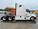 Used 2022 Freightliner Cascadia Detroit DD15AT Semi Truck with Sleeper Cab for sale #464217 - photo 8