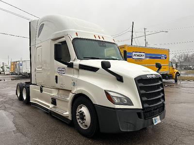 Used 2022 Freightliner Cascadia Detroit DD15AT Semi Truck with Sleeper Cab for sale #464221 - photo 1