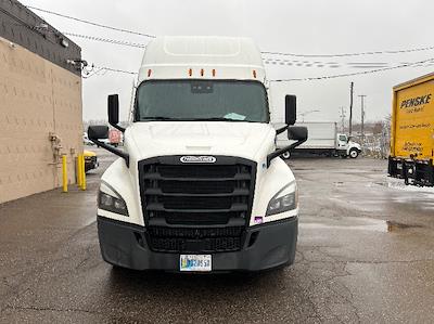 Used 2022 Freightliner Cascadia Detroit DD15AT Semi Truck with Sleeper Cab for sale #464221 - photo 2