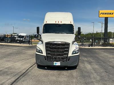 Used 2022 Freightliner Cascadia Detroit DD15AT Semi Truck with Sleeper Cab for sale #464237 - photo 2