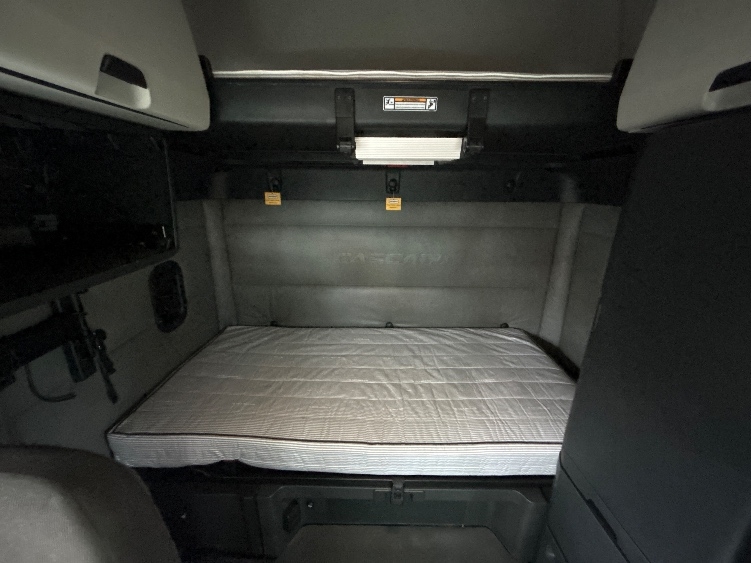Used 2022 Freightliner Cascadia - photo 18