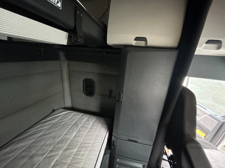 Used 2022 Freightliner Cascadia - photo 20