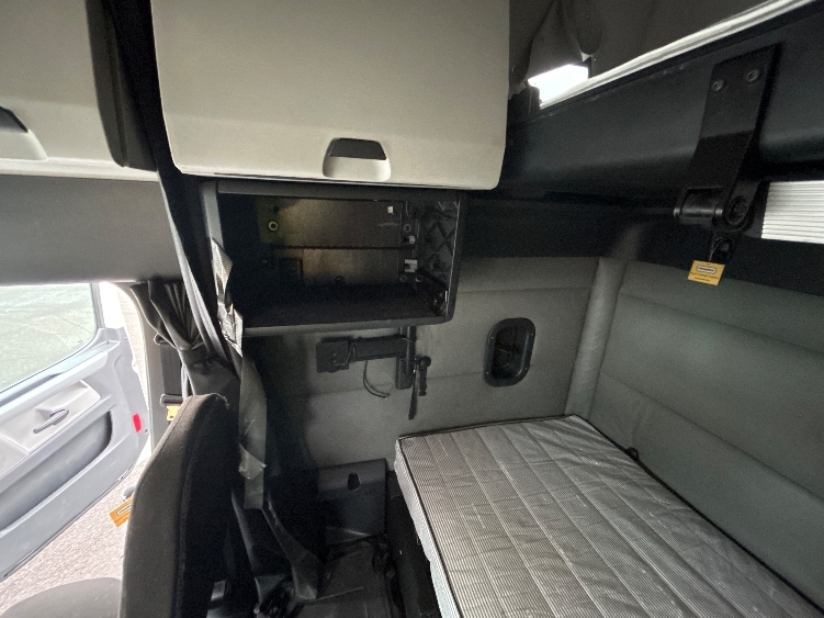 Used 2022 Freightliner Cascadia - photo 21