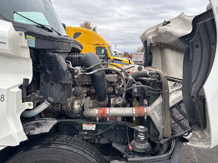 Used 2022 Freightliner Cascadia - photo 22