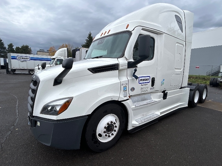 Used 2022 Freightliner Cascadia - photo 5