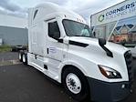 Used 2022 Freightliner Cascadia Detroit DD15AT Semi Truck with Sleeper Cab for sale #464238 - photo 1