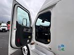 Used 2022 Freightliner Cascadia Detroit DD15AT Semi Truck with Sleeper Cab for sale #464238 - photo 9