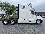 Used 2022 Freightliner Cascadia Detroit DD15AT Semi Truck with Sleeper Cab for sale #464239 - photo 8