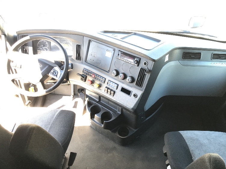 Used 2022 Freightliner Cascadia - photo 14