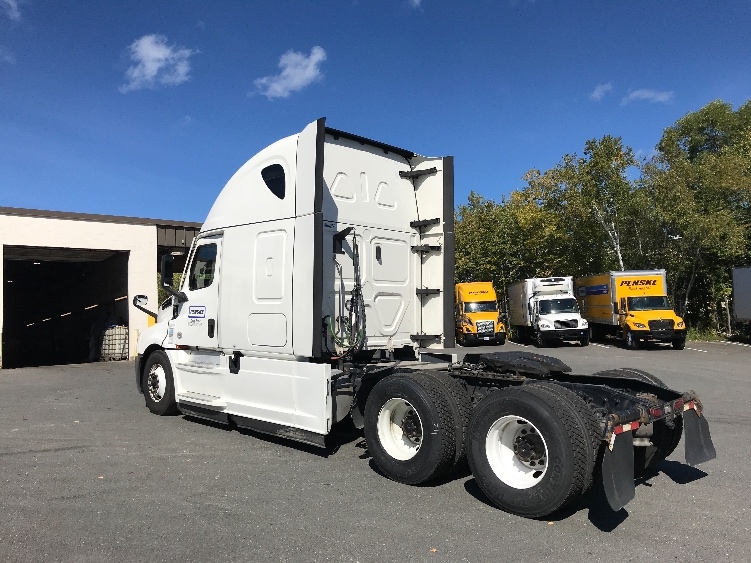 Used 2022 Freightliner Cascadia - photo 7