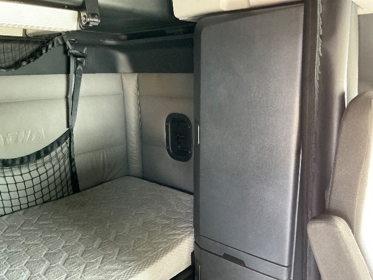 Used 2022 Freightliner Cascadia - photo 20