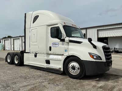 Used 2022 Freightliner Cascadia Detroit DD15AT Semi Truck with Sleeper Cab for sale #464254 - photo 1