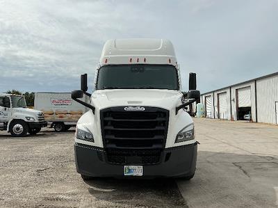 Used 2022 Freightliner Cascadia Detroit DD15AT Semi Truck with Sleeper Cab for sale #464254 - photo 2