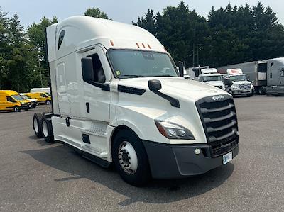 Used 2022 Freightliner Cascadia Detroit DD15AT Semi Truck with Sleeper Cab for sale #464255 - photo 1