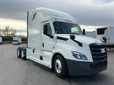 Used 2022 Freightliner Cascadia Detroit DD15AT Semi Truck with Sleeper Cab for sale #464263 - photo 1