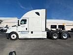 Used 2022 Freightliner Cascadia Detroit DD15AT Semi Truck with Sleeper Cab for sale #464273 - photo 4
