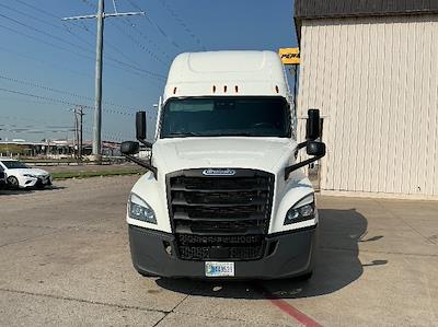 Used 2022 Freightliner Cascadia Detroit DD15AT Semi Truck with Sleeper Cab for sale #464275 - photo 2