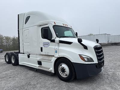 Used 2022 Freightliner Cascadia Detroit DD15AT Semi Truck with Sleeper Cab for sale #464277 - photo 1