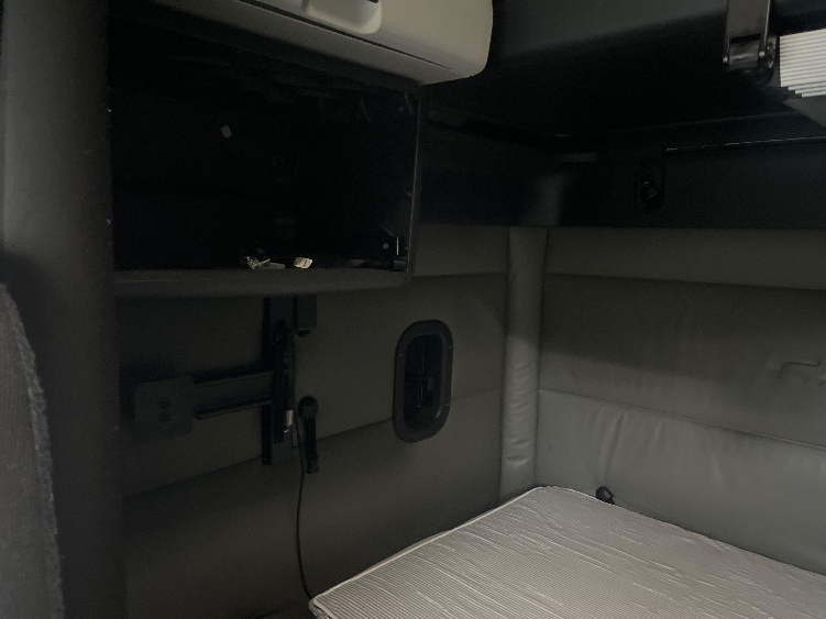 Used 2022 Freightliner Cascadia - photo 21