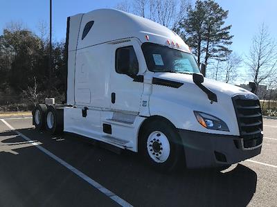 Used 2022 Freightliner Cascadia Detroit DD15AT Semi Truck with Sleeper Cab for sale #464283 - photo 1
