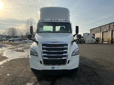 Used 2022 Freightliner Cascadia - photo 1