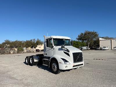 Used 2022 Volvo VNR - photo 1