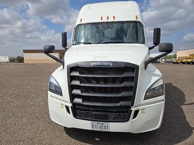 Used 2022 Freightliner Cascadia - photo 1