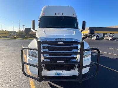 Used 2022 Freightliner Cascadia Detroit DD15AT Semi Truck with Sleeper Cab for sale #466633 - photo 2