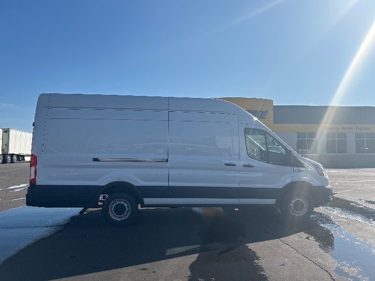 Used 2022 Ford Transit 250 - photo 17