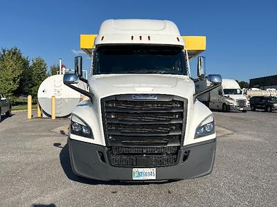 Used 2022 Freightliner Cascadia Detroit DD15AT Semi Truck with Sleeper Cab for sale #468418 - photo 2