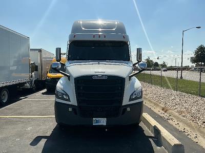 Used 2022 Freightliner Cascadia Detroit DD15AT Semi Truck with Sleeper Cab for sale #468419 - photo 2