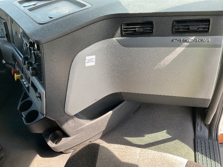 Used 2022 Freightliner Cascadia - photo 16
