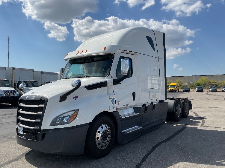 Used 2022 Freightliner Cascadia - photo 5